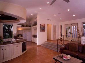 Spacious with Convenient Cabo Location, Villa Ballena