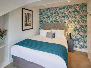 The Granville - Delightful 2-bed Victorian Apartment