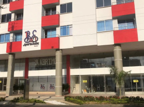 B&E Aparta-Suites Hotel