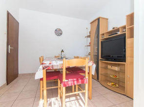 Apartment Luka