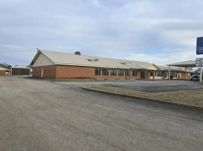 Luxury Inn & Suites and RV Park