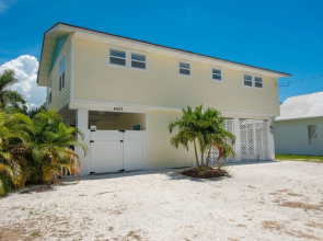 Lobster Key Apartment 3