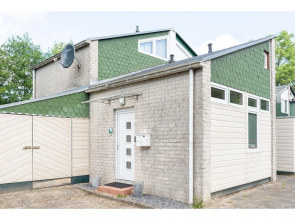 Nice Holiday Home in Quiet Park near Veerse Meer