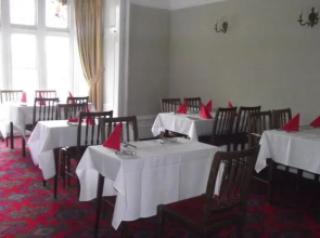 Ellenbank Hotel