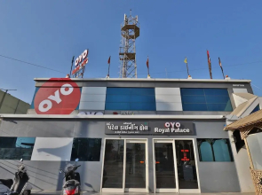OYO Flagship 28024 Hotel Royal Palace