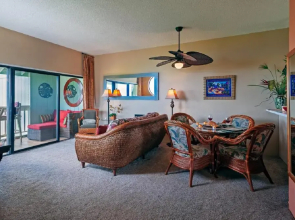 Kamahana 24-great ocean view, upstairs corner, spacious and private, near golf