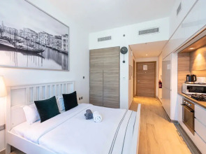 Marco Polo - Studio with Marina View + Huge Balcony in Marina
