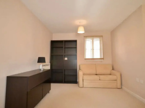 Bright 2 Bedroom Flat in Bedminster