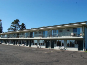 Northwoods Inn LLC