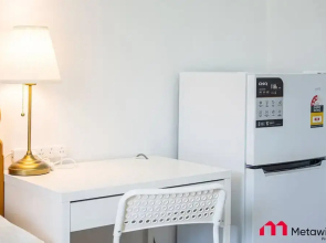 Metawise/parramatta Cozy Room With Furniture Wifi