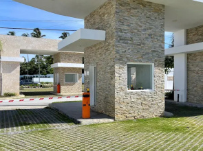 Family Getaway Apartment - On The Beach