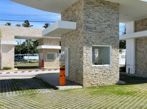 Family Getaway Apartment - On The Beach