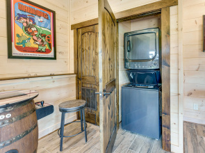 T-Bears Cabin: Hot Tub, Game Room, Theater Room