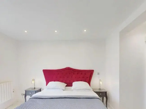 Kimia Suite Room