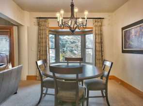 Luxury Two Bedroom Suite with Hot Tub 2 Apartment Hotel by RedAwning