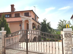 Apartment Only 100m From the Beach With a Barbecue Area and Fenced Garden, Wifi