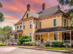 The Laurel Oak Inn Bed and Breakfast