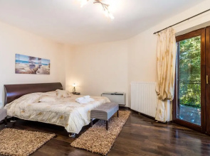Nice Home in Icici W/ Outdoor Swimming Pool And 4 Bedrooms