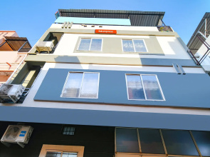 Fabexpress Royal Palace Inn