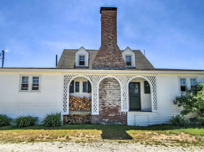 Kennebunk Cottage w/ Private Beach & Ocean Views!