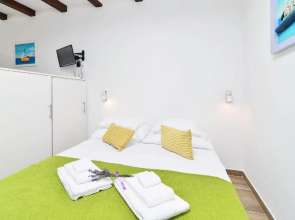Apartments and Rooms Kampanel