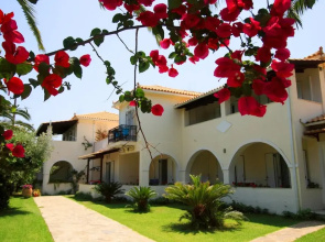 Villa Phoenix Apartments & Studios