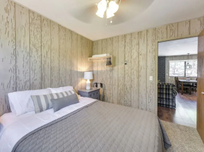Cozy Cabin in Greer: Hike, Bike & Ski!