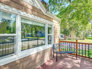 Half-mi to Dtwn Yankton & River: Charming Home!
