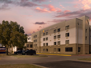 Comfort Inn & Suites Wichita Northeast