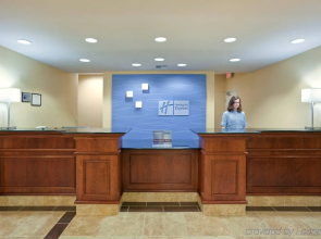 Holiday Inn Express & Suites Seattle North - Lynnwood by IHG