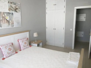 Two bedroom apartment 400m from Quarteira beach - Monthly lets