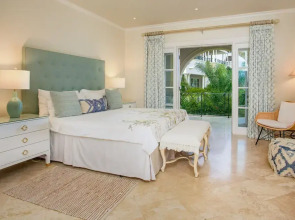 Schooner Bay 205 by Blue Sky Luxury