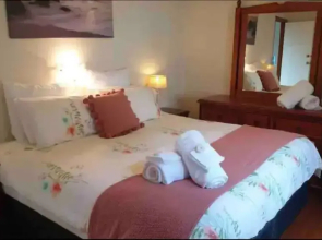 Home Near Shops & Beach