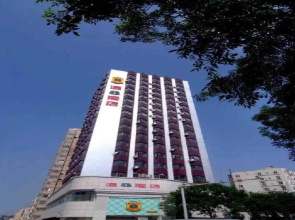 Super 8 Qingdao Railway Station