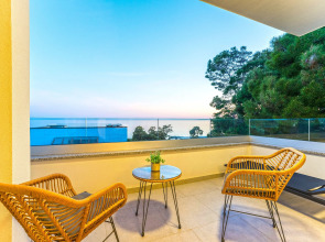 Sunset apartment with private pool and jacuzzi