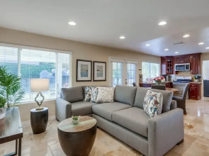 Beautiful Backyard Oasis 5 bedroom 3 Bathroom Home