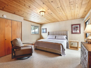 Tahoe Forest Chalet 3BR House w/ Mountain Views