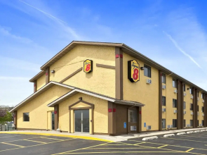 Super 8 By Wyndham Cedar Rapids