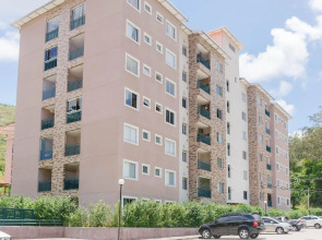 Apto. moderno em condomínio com piscina CME0107