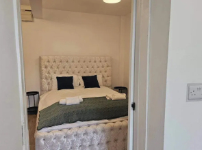 Charming and Compact Studio in Bridgend