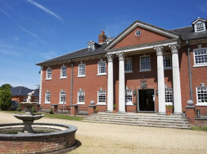 Elme Hall