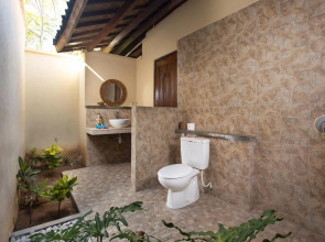 The Tanis Beach Resort Nusa Lembongan