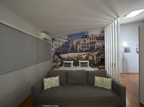 Famous Crows Lisbon Suites