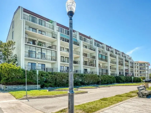 Crab Cove On The Bay 407 3 Bedroom Condo by RedAwning