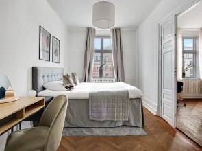 Sanders Square - Spacious 6-bdr Apt Near Nyhavn