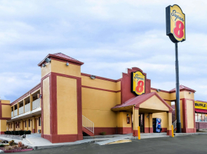 Super 8 by Wyndham Indianapolis/Southport Rd