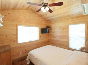 Lake Conroe Two-Bedroom Cabin 13