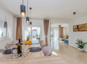 Holiday House Villa Andro