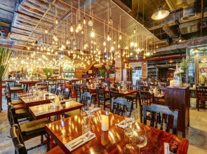 Отель Mercure Bangkok Sukhumvit 11