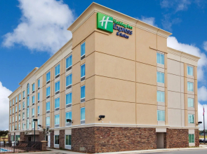 Holiday Inn Express Hotel & Suites Jackson NE by IHG